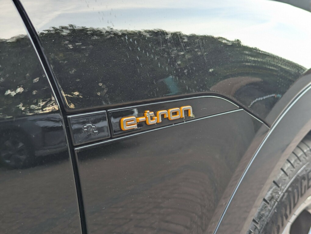 Audi E-tron 230Kw 50 Quattro 71Kwh Technik LO21WVA Black #3