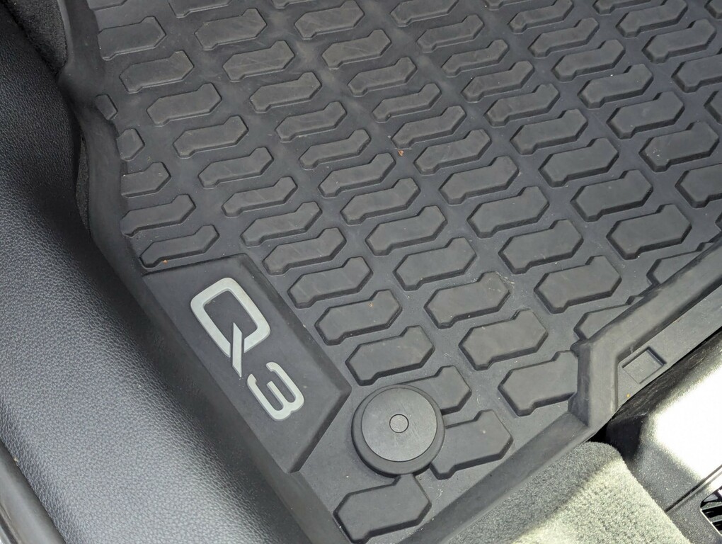 Audi Q3 Q3 Rs Q3 Tfsi Quattro S Tronic Comfortsound Blue #37