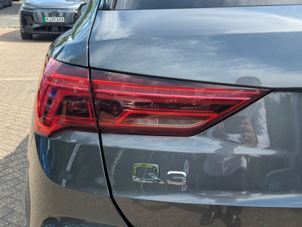 Audi Q3 Q3 Rs Q3 Tfsi Quattro S Tronic Comfortsound Blue #15