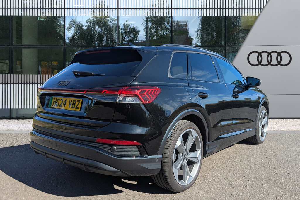 Audi Q4 E Tron 210Kw 45 82Kwh Black Edition HG24VBZ Black #6