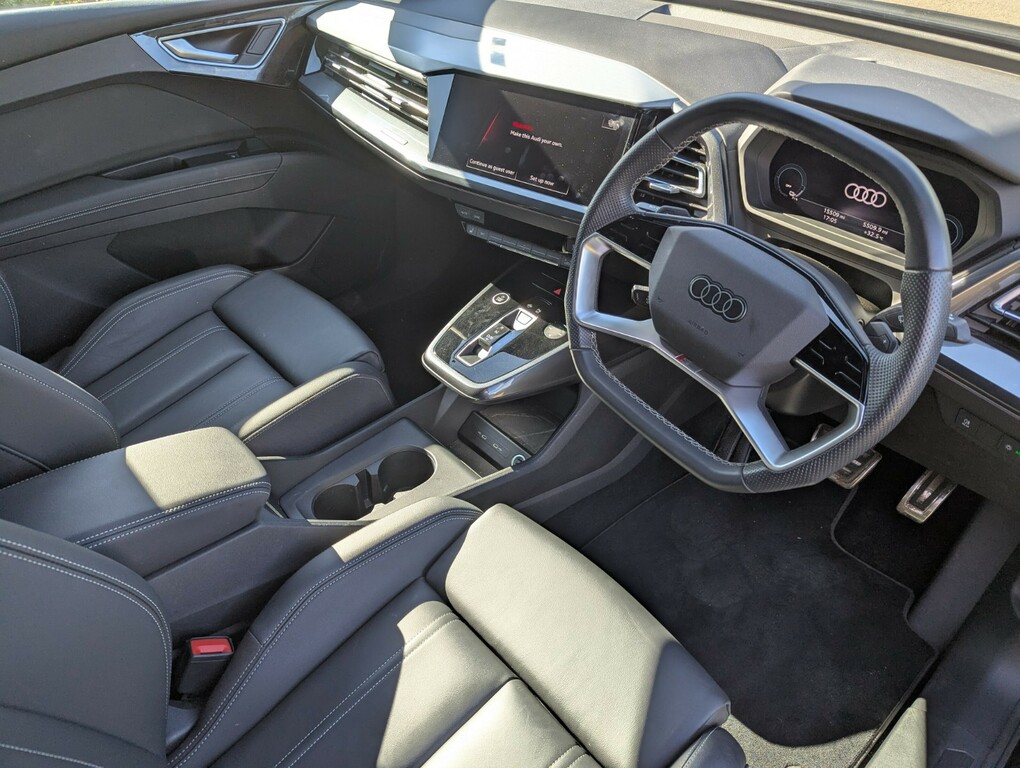 Audi Q4 E Tron 210Kw 45 82Kwh Black Edition HG24VBZ Black #2
