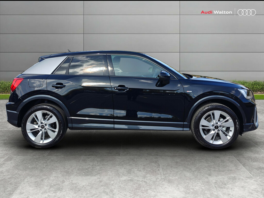 Audi Q2 S Line 35 Tfsi 150 Ps S Tronic RO26YJG Black #4