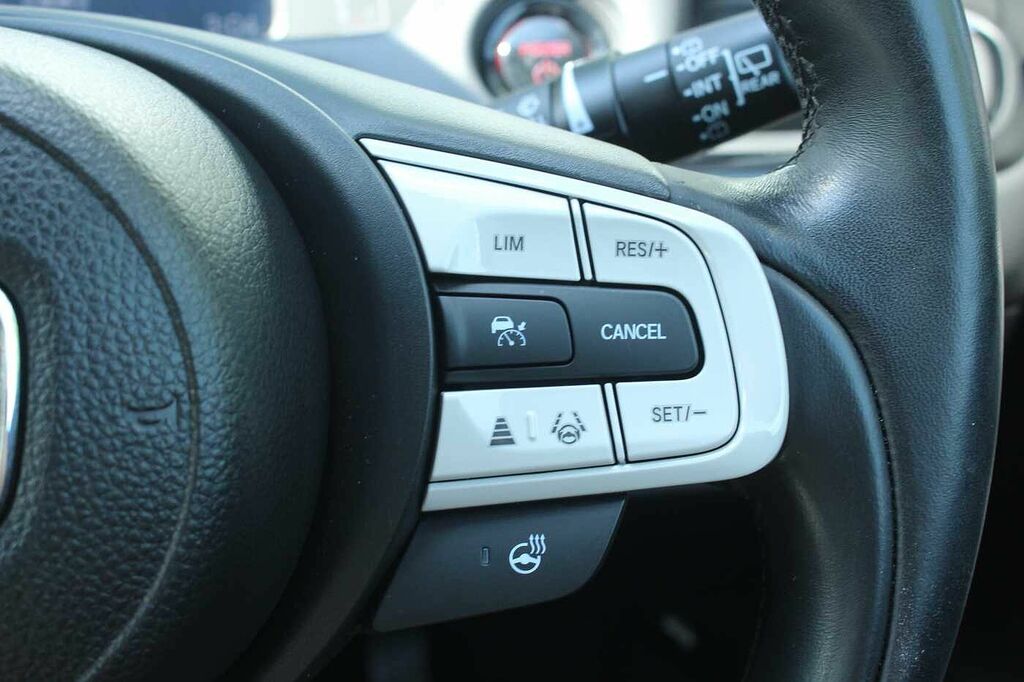 Honda Jazz Advance White #18