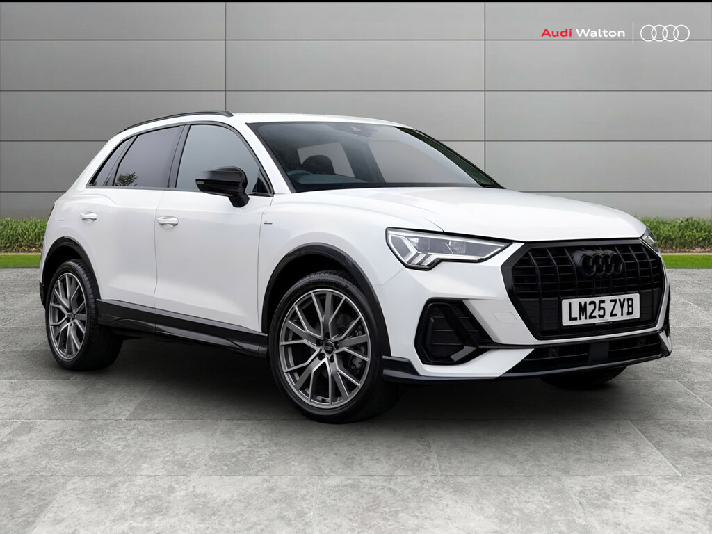 Audi Q3 Black Edition 35 Tfsi 150 Ps S Tronic LM25ZYB White