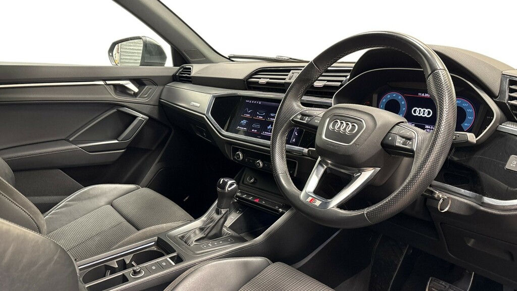 Audi Q3 35 Tfsi S Line S Tronic Grey #2