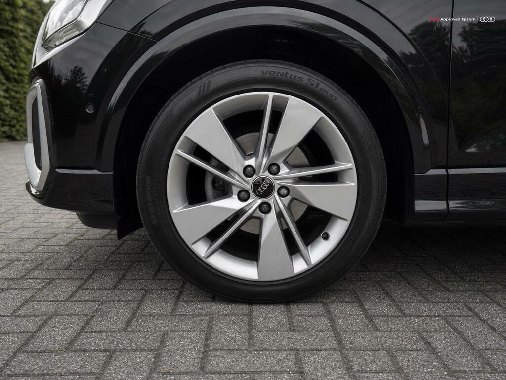Audi Q2 35 Tfsi S Line S Tronic Black #5