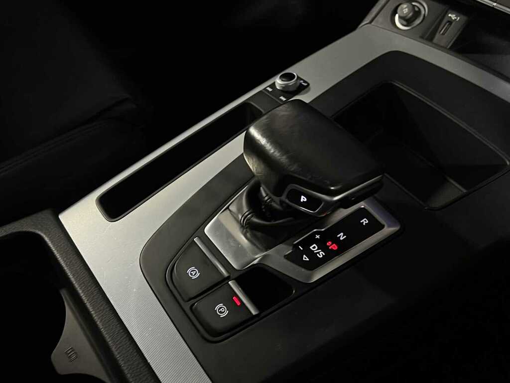 Audi Q5 Tfsi Edition 1 Black #32