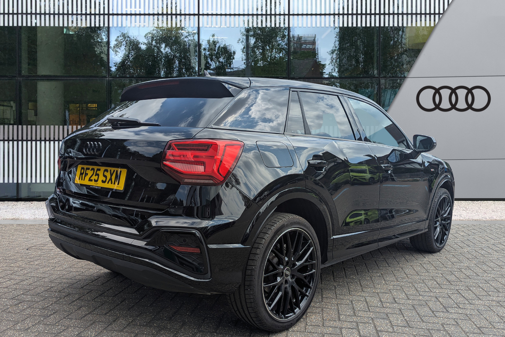 Audi Q2 35 Tfsi Black Edition S Tronic Black #5
