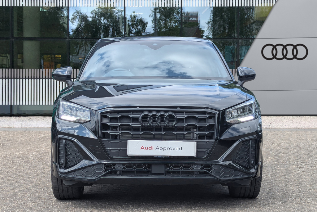 Audi Q2 35 Tfsi Black Edition S Tronic Black #2