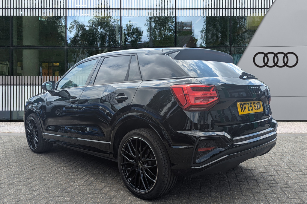 Audi Q2 35 Tfsi Black Edition S Tronic Black #6
