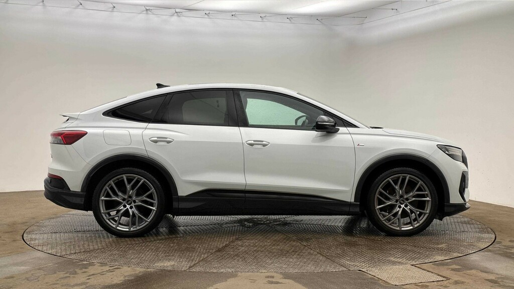 Audi Q4 E Tron 220Kw 50 Quattro 82.77Kwh Vorsprung White #4
