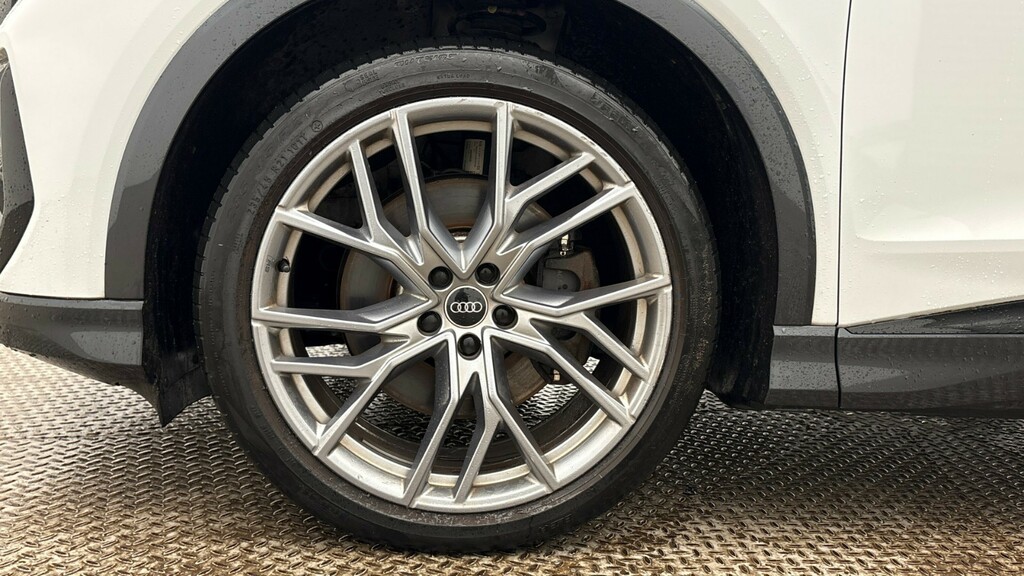 Audi Q4 E Tron 220Kw 50 Quattro 82.77Kwh Vorsprung White #5