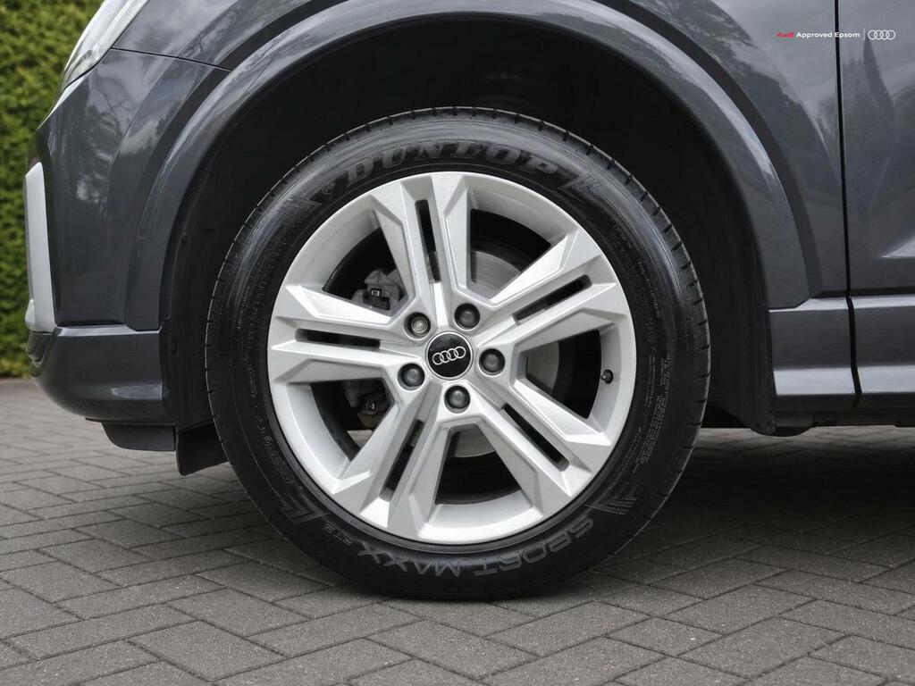 Audi Q2 30 Tfsi Sport Black #5