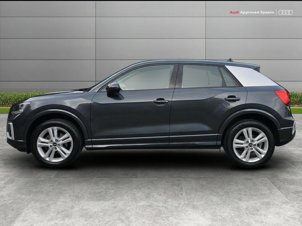 Audi Q2 30 Tfsi Sport Black #4