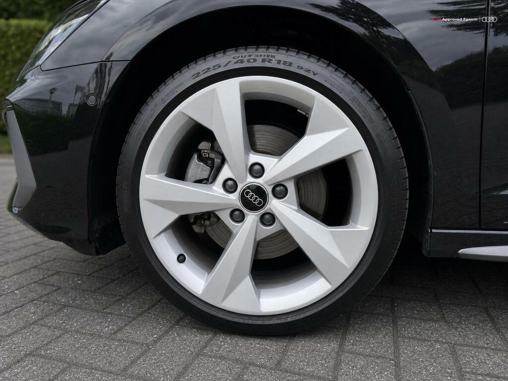 Audi A3 35 Tfsi S Line S Tronic Black #4