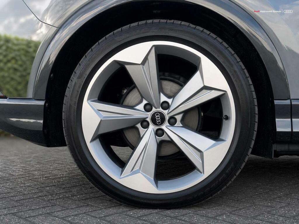 Audi Q4 E Tron 210Kw 45 82Kwh Black Edition Grey #5