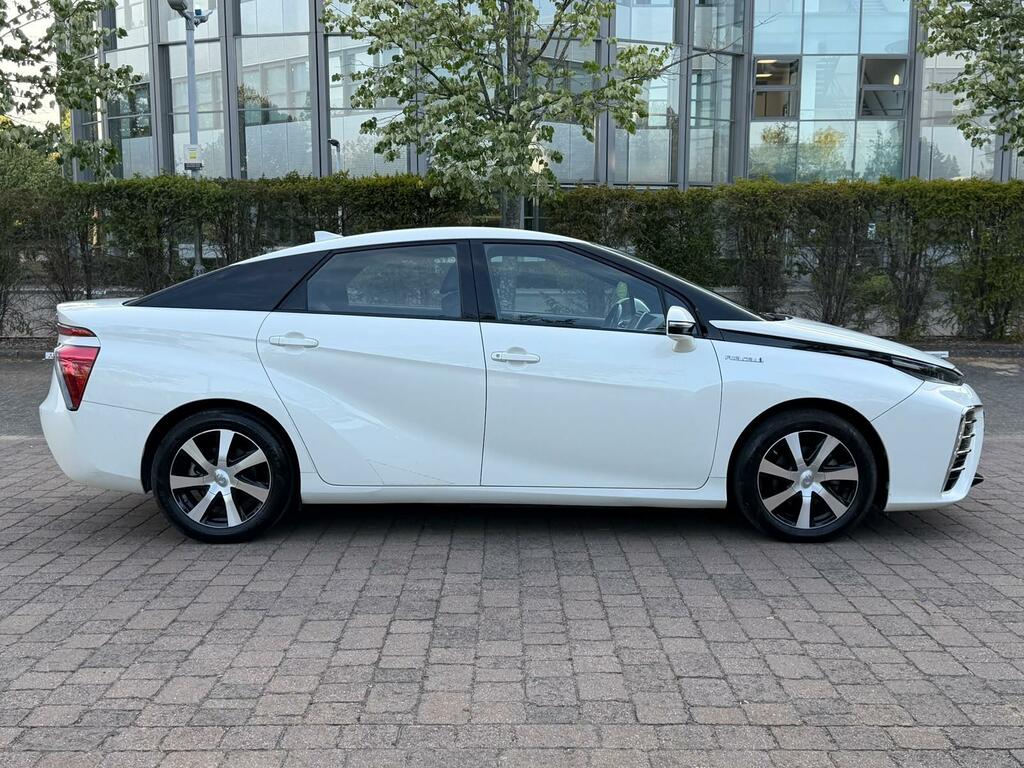 Toyota Mirai Fuel Cell Cvt 5 Seats Blue #9
