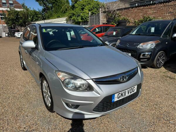 Hyundai I30 1.6 Comfort Euro 5 Silver #2
