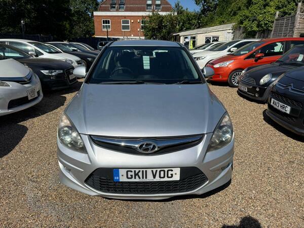 Hyundai I30 1.6 Comfort Euro 5 Silver #4