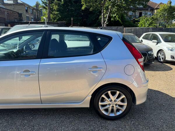 Hyundai I30 Hatchback Blue #9