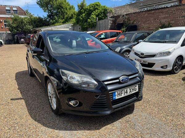 Ford Focus 1.0T Ecoboost Zetec Euro 5 Ss Black #2