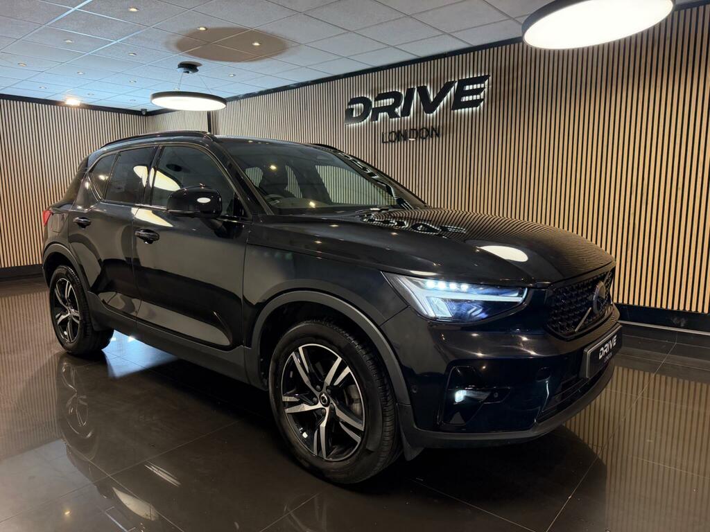 Volvo XC40 2.0 B3 Mhev Plus Dark Dct Euro 6 Ss Black