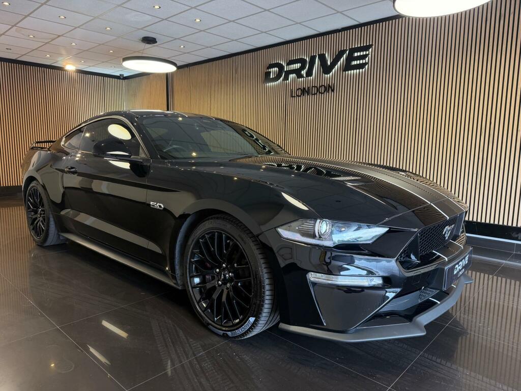 Ford Mustang Gt Black