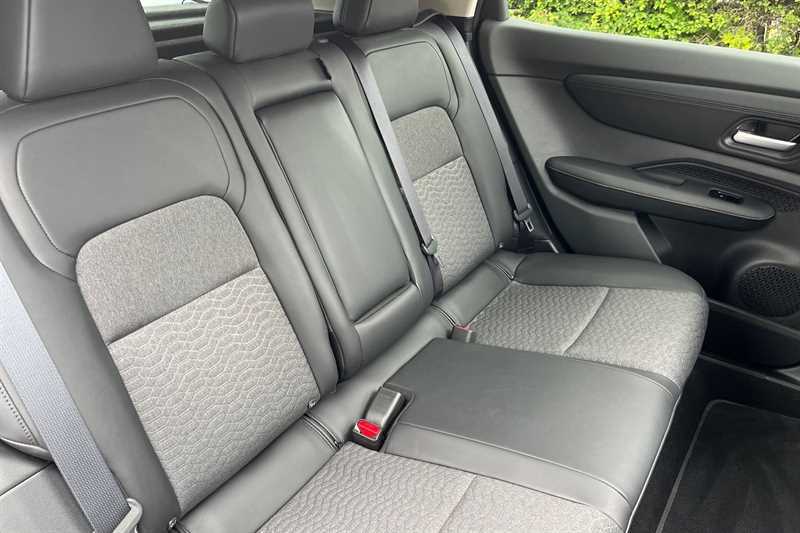 Nissan Ariya 63Kwh Advance Suv 7.4Kw Charger YP23VVZ Silver #4