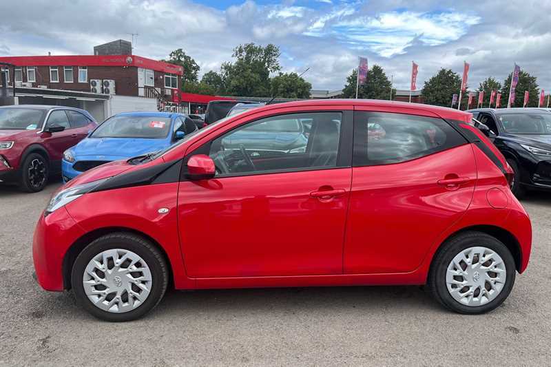 Toyota Aygo 1.0 Vvt-i X-play Hatchback Euro Red #6