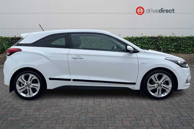 Hyundai I20 1.2 Blue Drive Sport Nav Coupe E White #2