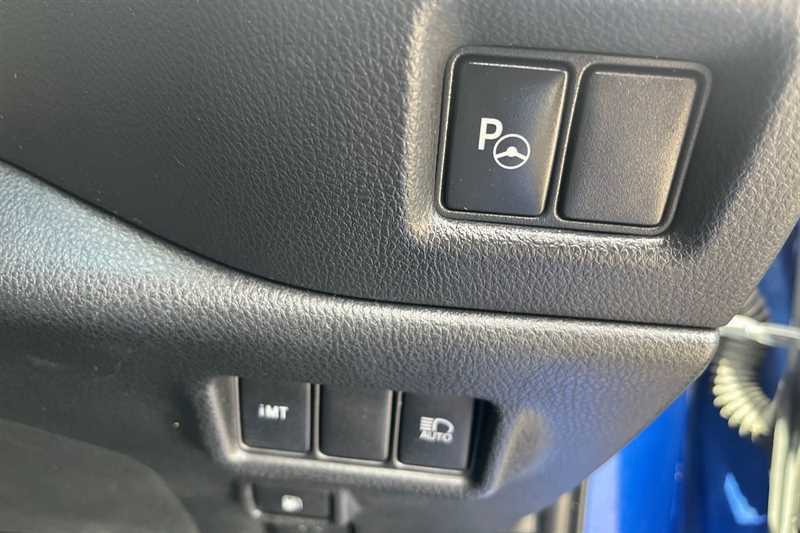 Toyota C-Hr 1.8 Hybrid Excel Cvt Black #36