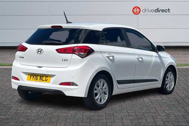 Hyundai I20 1.2 Go Hatchback Euro 6 84 Ps White #3