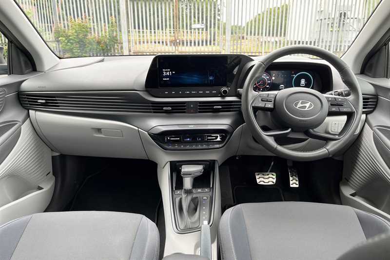 Hyundai Bayon Bayon Se Connect Tgdi Mhev Red #12
