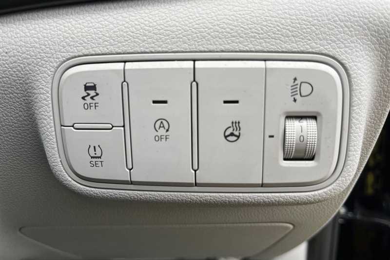 Hyundai Bayon Bayon Se Connect Tgdi Mhev Red #36
