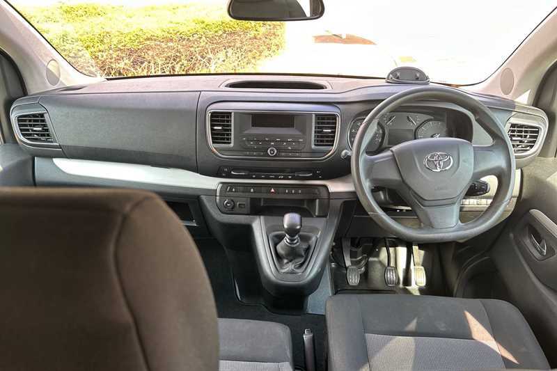 Toyota Proace Verso Van 2.0D Shuttle Long Mpv Lwb Euro 6 Ss 9 Black #12