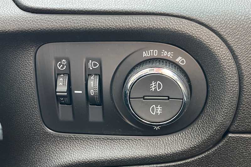 Vauxhall Grandland X 1.2 Turbo Sri Nav Red #42