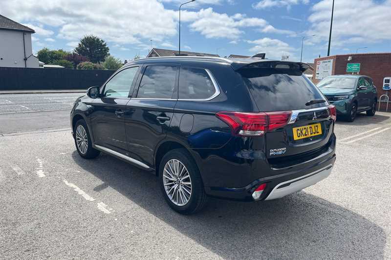 Mitsubishi Outlander 2.4H Twinmotor 13.8Kwh Design Suv Plug- Black #4