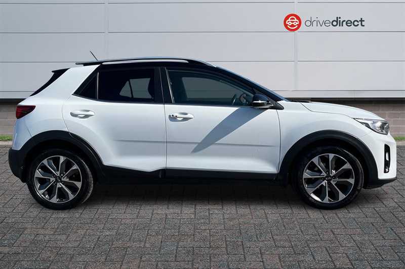 Kia Stonic 1.6 Crdi First Edition Suv Euro FP67CVE White #2