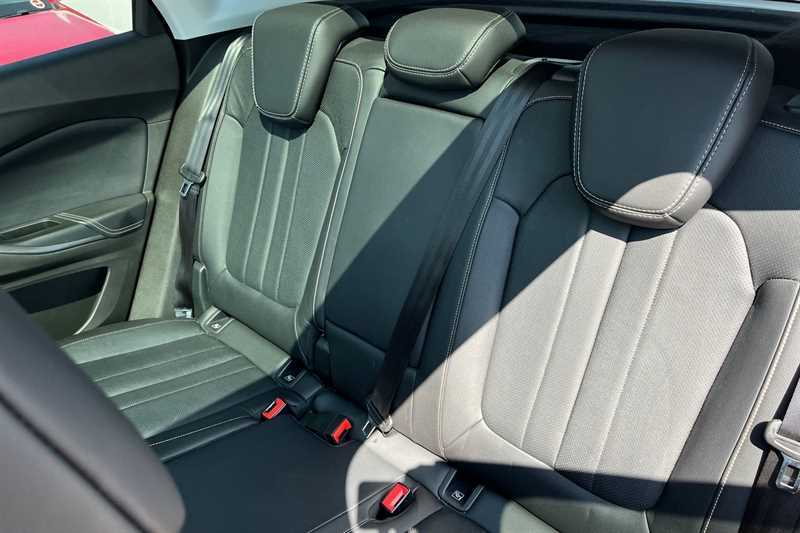 Vauxhall Grandland X Grandland X 1.2 Turbo Se Premium Red #24
