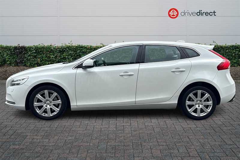 Volvo V40 2.0 D3 Inscription Hatchback Euro #6