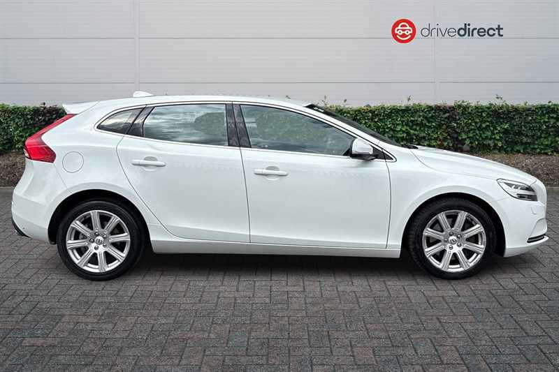 Volvo V40 2.0 D3 Inscription Hatchback Euro #2