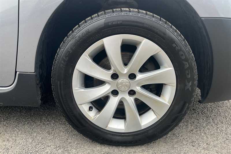 Peugeot Partner Tepee Active White #9