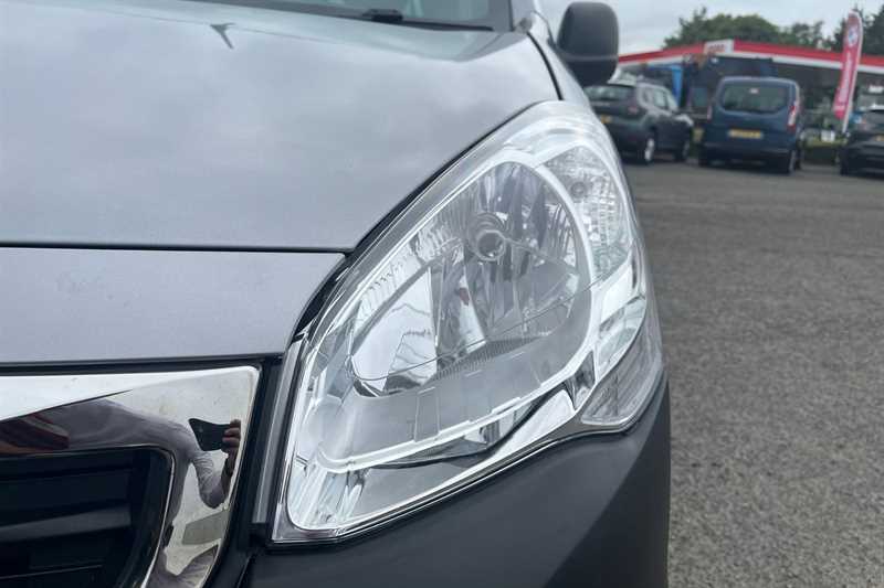 Peugeot Partner Tepee Active White #28