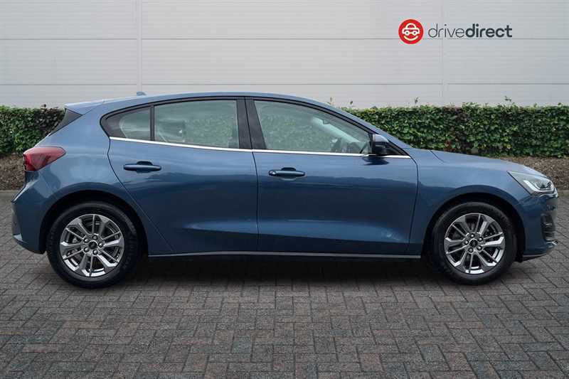 Ford Focus 1.0T Ecoboost Titanium Hatchback KW73FNV Blue #2