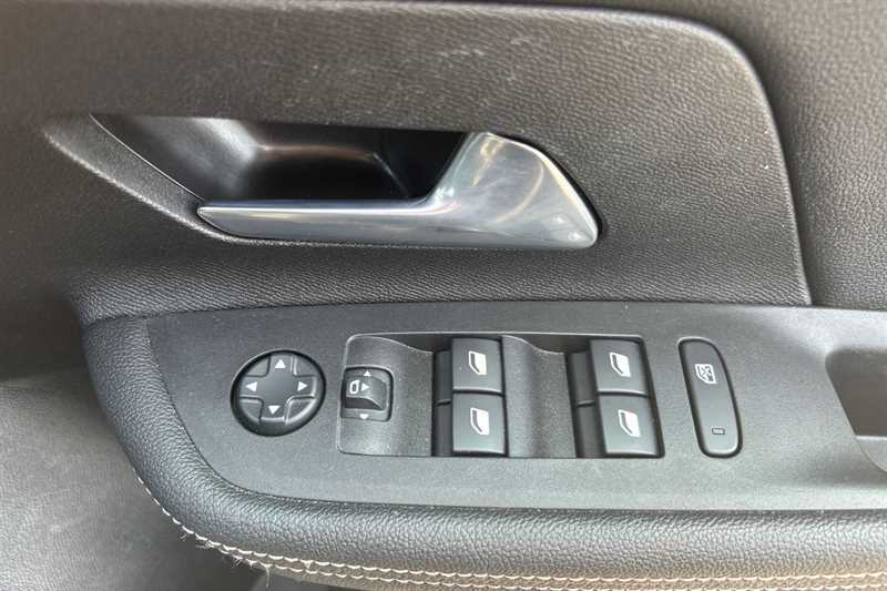 Vauxhall Mokka-e Gs Black #16