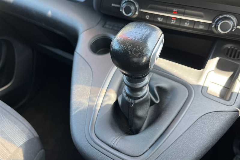 Vauxhall Combo Life 1.5L Elite Blue #38