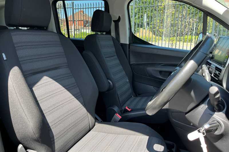 Vauxhall Combo Life 1.5L Elite Blue #23