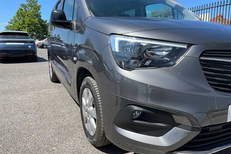 Vauxhall Combo Life 1.5L Elite Blue #46