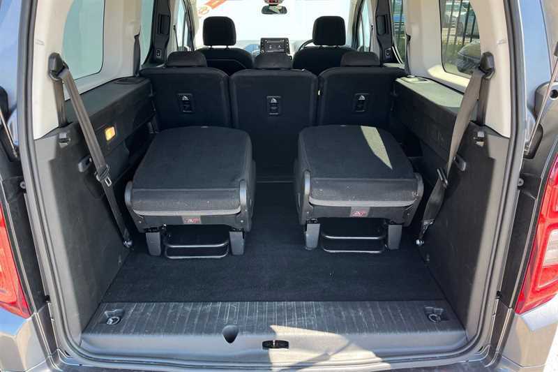 Vauxhall Combo Life 1.5L Elite Blue #25