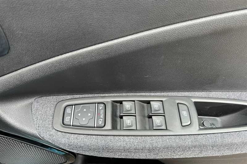 Renault Zoe 52Kwh Iconic Hatchback Black #16